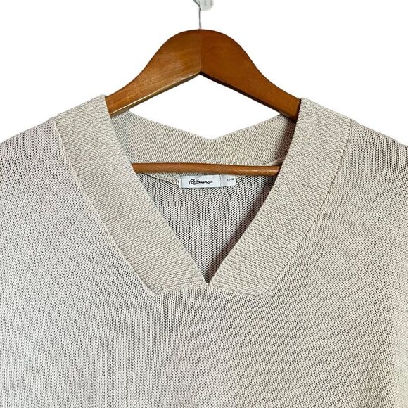 Reitmans light beige linen blend v neck sweater. - Picture 2 of 8